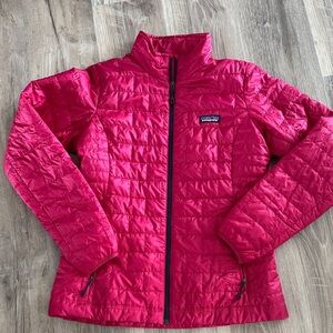 Patagonia women’s medium Fuchsia nano Puff  Jacket